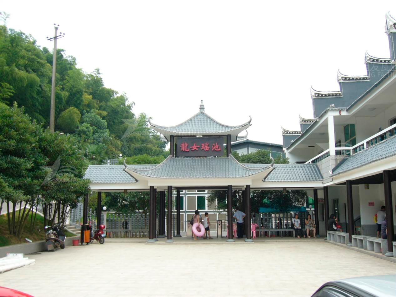 南寧屋頂材料合成樹脂瓦和不銹鋼瓦哪個好？選擇很重要！