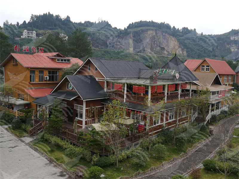 選擇南寧合成樹脂瓦，為南方屋頂雨季防水護航